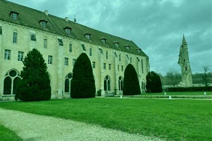 escort Belloy-en-France