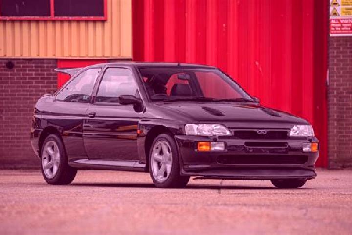 escort Belousovo