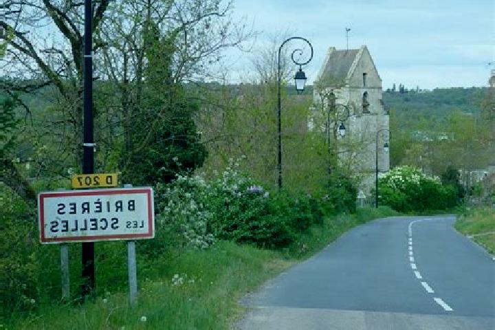 escort Brieres-les-Scelles