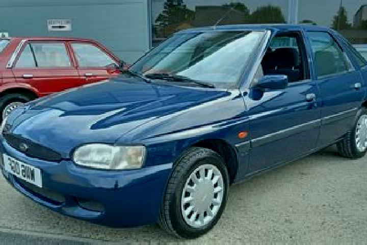 escort Cacatachi
