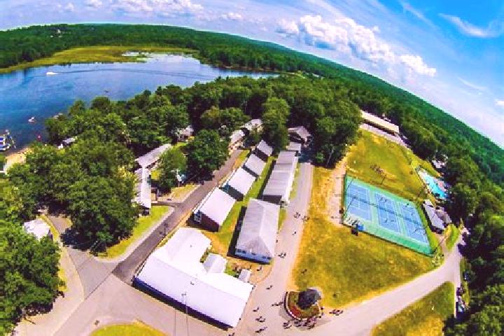 escort Camp Lake