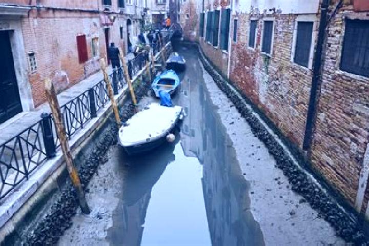 escort Canals