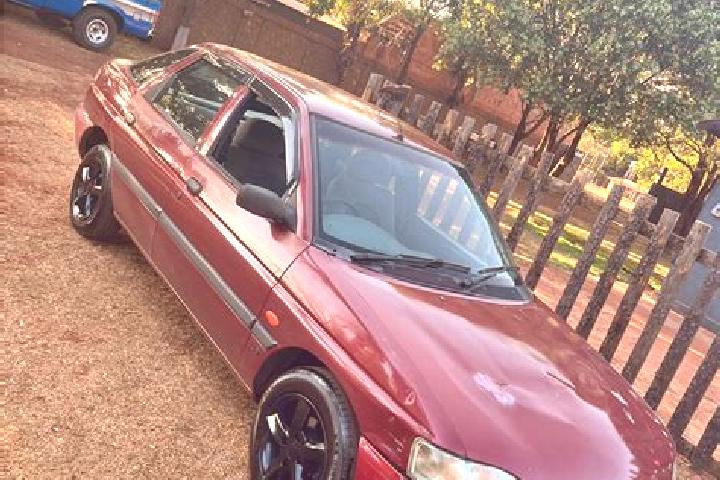 escort Candido Sales