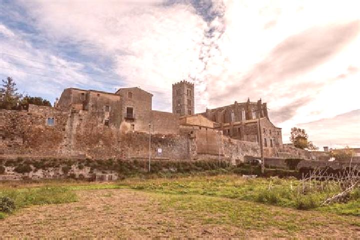 escort Castello d Empuries