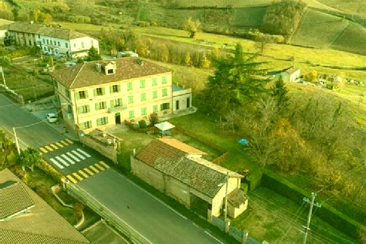escort Castelnuovo Calcea