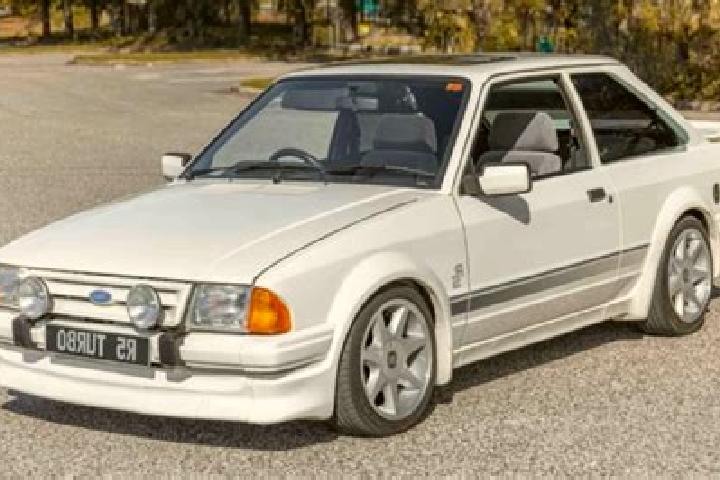 escort Cerny Most
