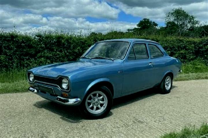 escort Charneux