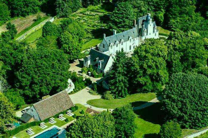 escort Chateau-la-Valliere