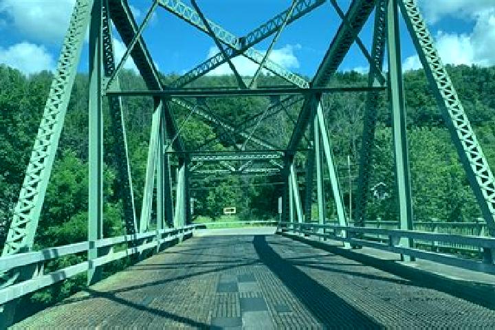 escort Chenango Bridge