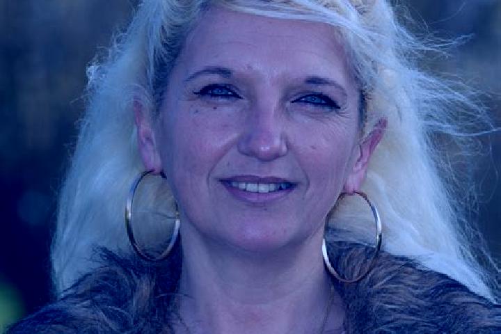 escort Chire-en-Montreuil