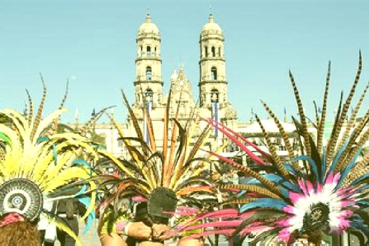 escort Cinco de Octubre
