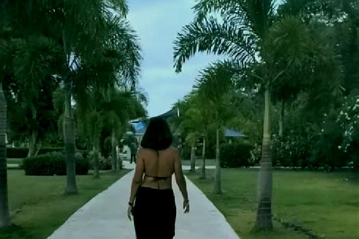 escort Claxton Bay