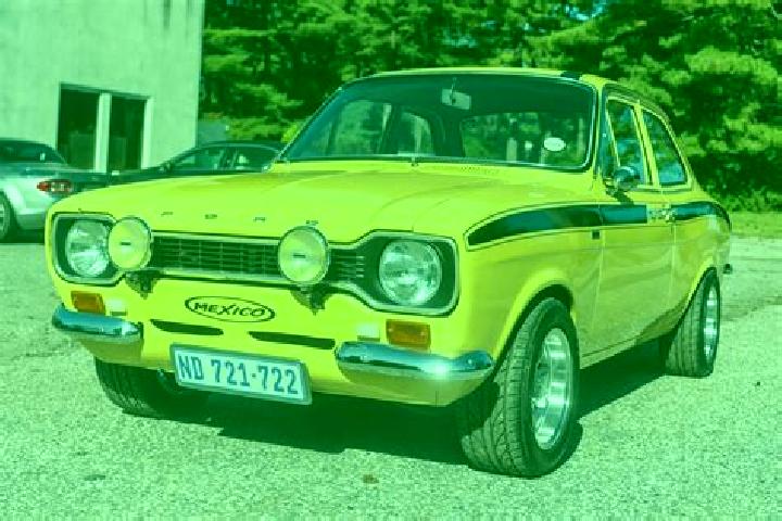 escort Colerne