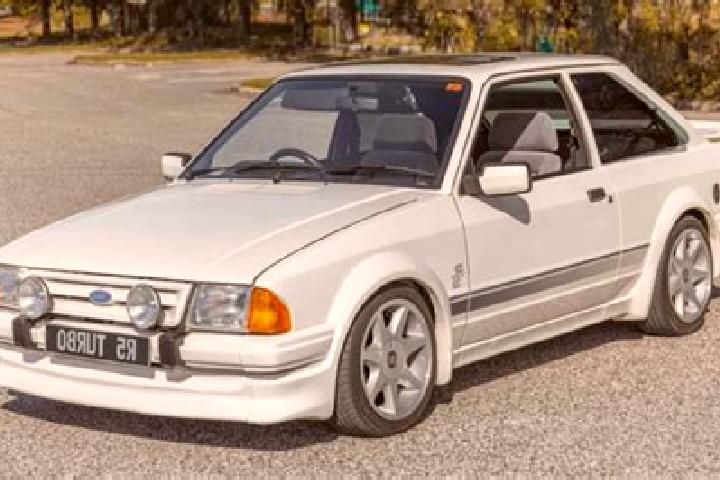 escort Cooroibah