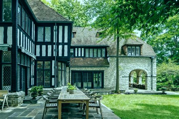 escort Country Homes