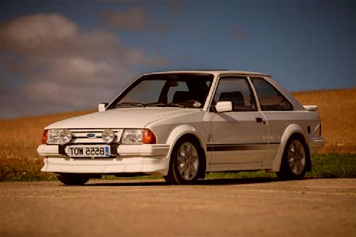 escort Courcoury