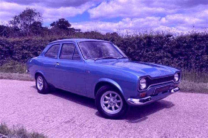 escort Crace