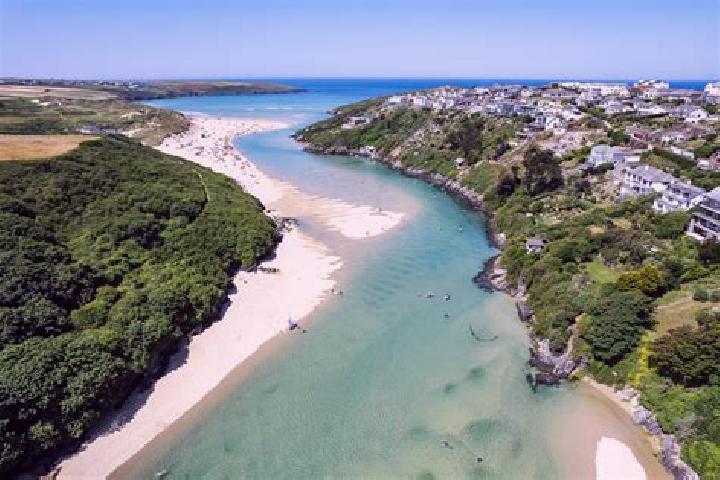 escort Crantock