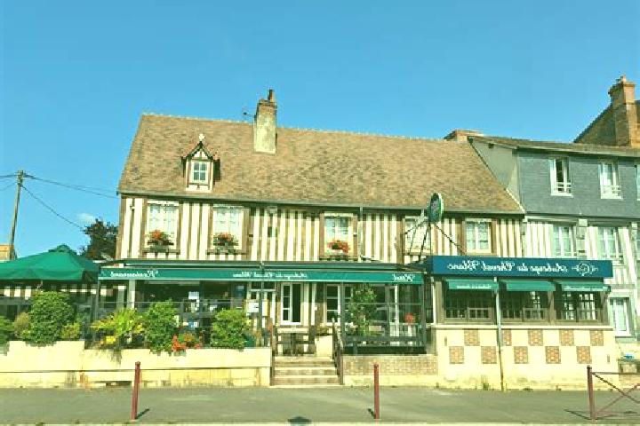 escort Crevecoeur-en-Auge