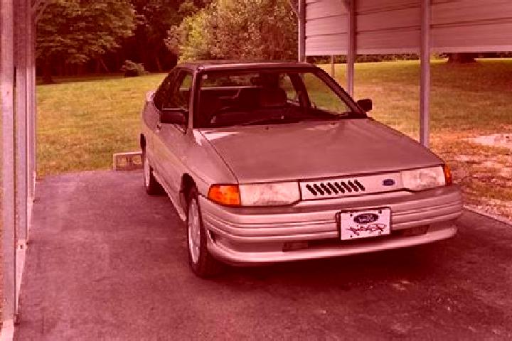 escort Crisenoy