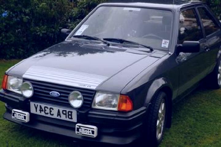 escort Crossmolina