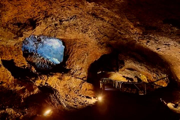 escort Cueva del Hierro