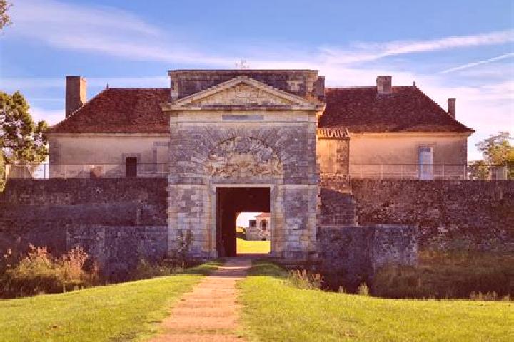 escort Cussac-Fort-Medoc