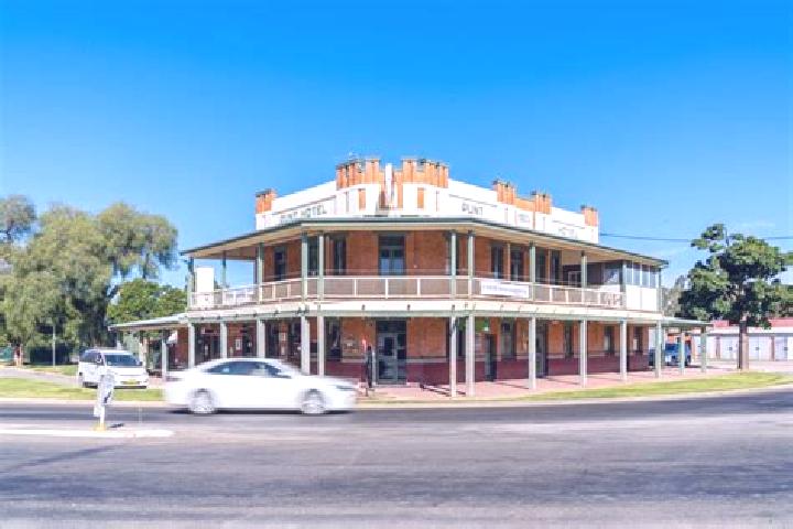 escort Darlington Point