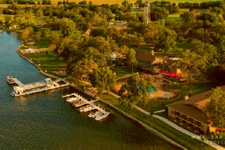 escort Delavan Lake