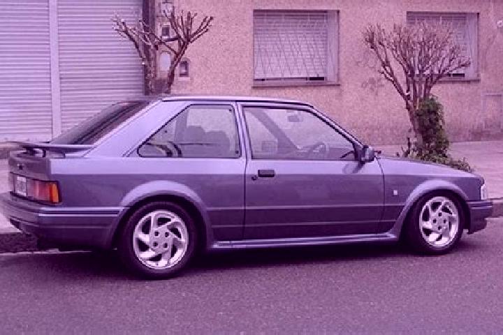 escort Derazi