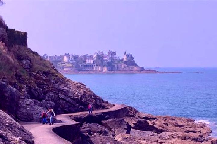 escort Dinard