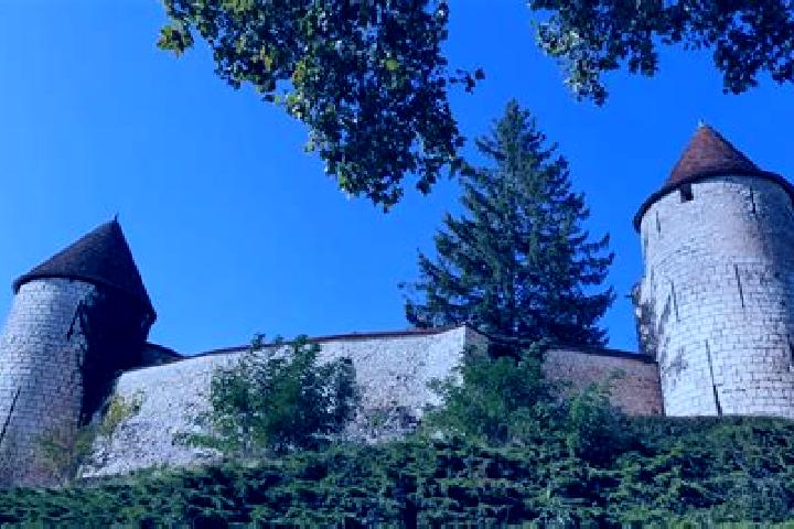 escort Dun-sur-Auron