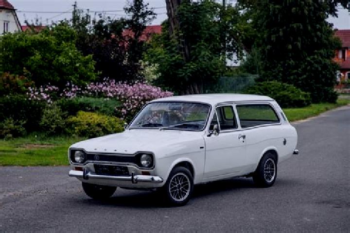 escort Dundarave