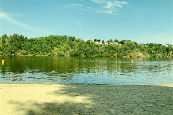 escort Eguzon-Chantome