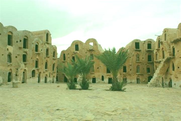 escort El Ksar