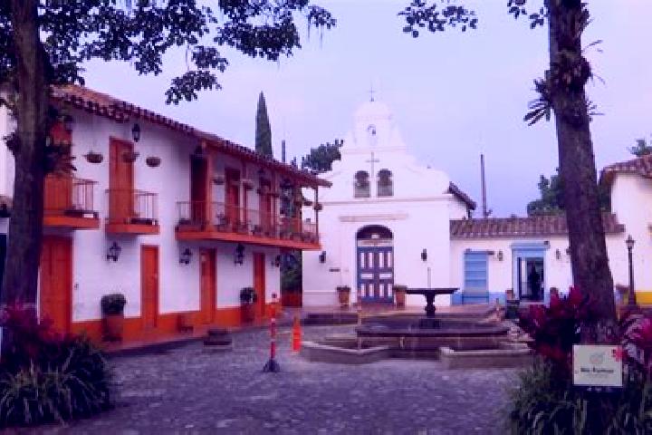 escort El Pueblito
