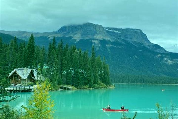 escort Emerald Lakes
