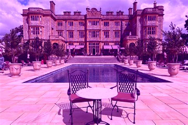 escort Estell Manor