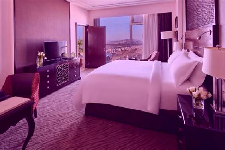 escort Fairmont City