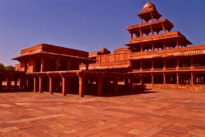 escort Fatehpur Sikri