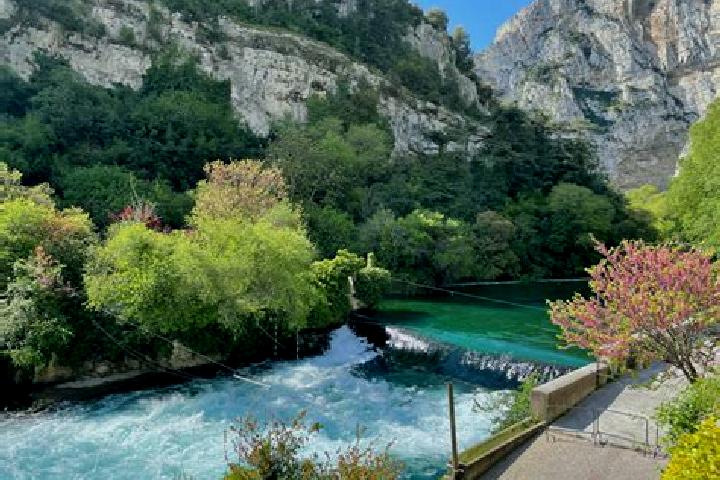 escort Fontaine-de-Vaucluse
