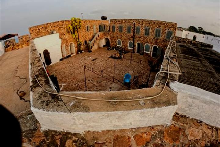 escort Fort Good Hope