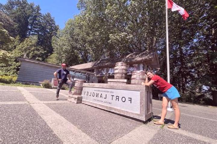 escort Fort Langley