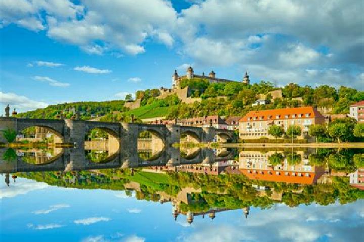 escort Freiberg am Neckar
