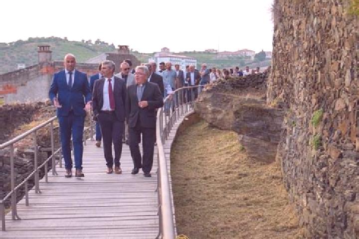 escort Freixo de Espada a Cinta