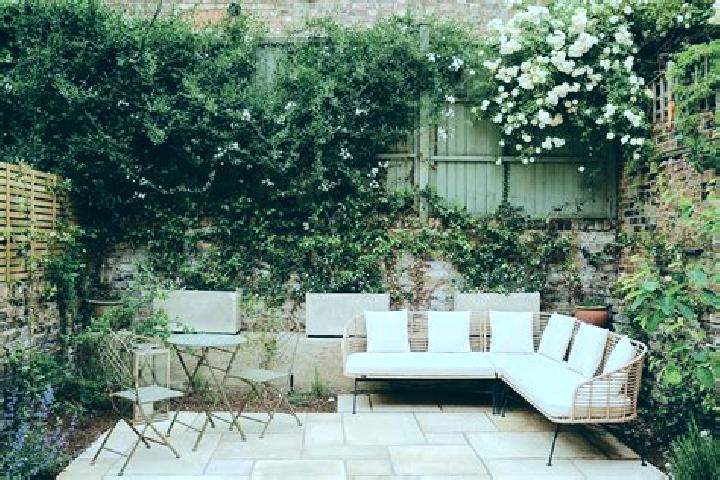 escort Fullview Garden