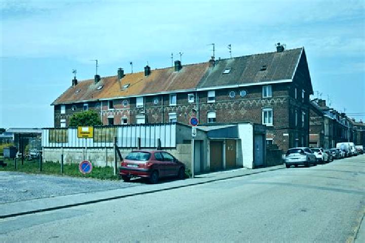 escort Gondecourt