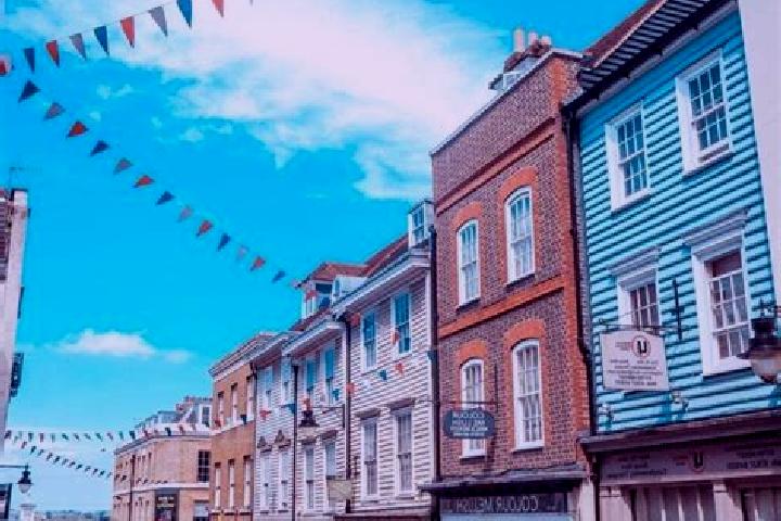 escort Gravesend