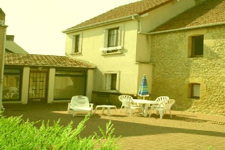escort Graye-sur-Mer
