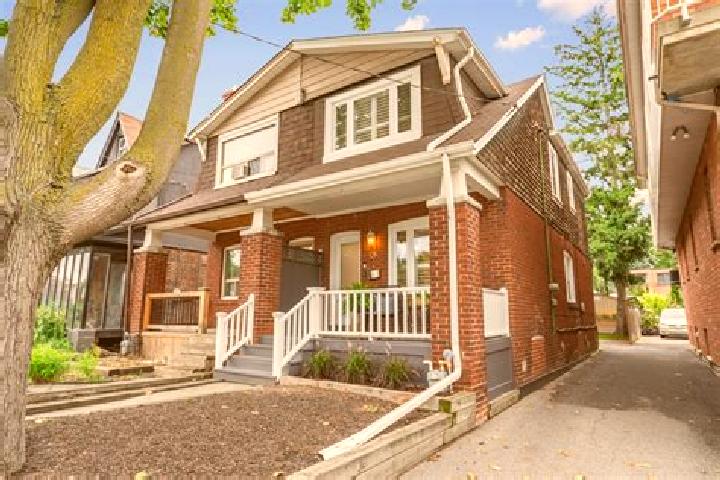 escort Greenwood-Coxwell